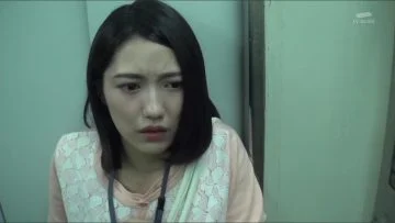 151028 AKB Horror Night – Adrenalin no Yoru ep07 “Elevator” (Watanabe Mayu).mp4