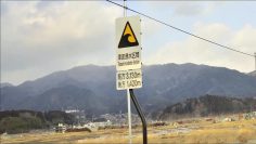 AKB48 – Tenohira ga kataru koto (掌が語ること-復興応援ソング).mp4