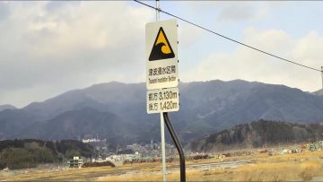 AKB48 – Tenohira ga kataru koto (掌が語ること-復興応援ソング).mp4