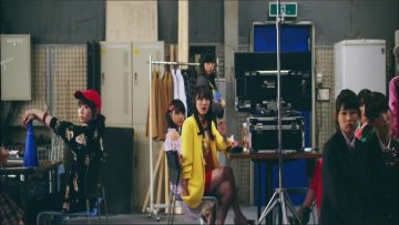 HKT48 – 隣の彼はカッコよく見える [プラチナガールズ].mp4