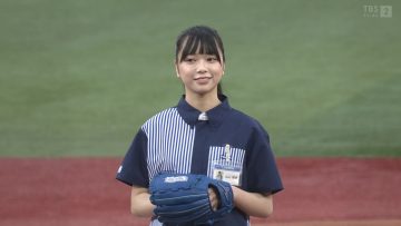 220531 Professional Baseball 2022 DeNA x Orix – Hinatazaka46 Yamaguchi Haruyo Cut – HD.mp4-00007