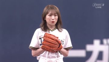 230803 Professional Baseball 2023 Orix x Rakuten Ceremonial First Pitch – ex-Nogizaka46 Akimoto Manatsu Cut – HD.mp4-00010