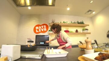 231219 NATSLIVE – Konya, Manatsu to Nani Taberu 10 – Studio View – ex-Nogizaka46 Akimoto Manatsu – FHD.mp4-00003